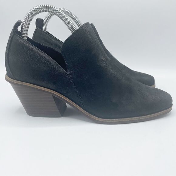 Lucky Brand Victorey suede ankle bootie in Black Deer- size 7.5 - Picture 1 of 11